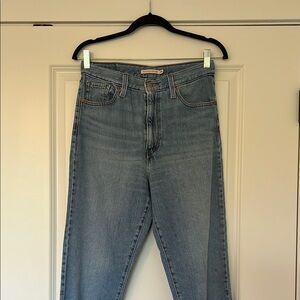 Levi’s | High Waisted Mom Jean | W28 L29
